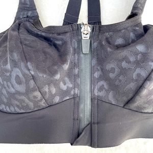 Victoria’s Secret Incredible Ultra Max Knock Out Bra size 34C/C75, black